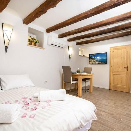 Studio Apartman Old Town Novi Vinodolski Exterior photo